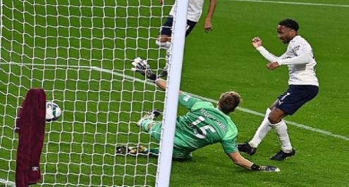 ثنائي مانشستر يعبر إلى ربع نهائي كأس كاراباو.. ونيوكاسل يفلت